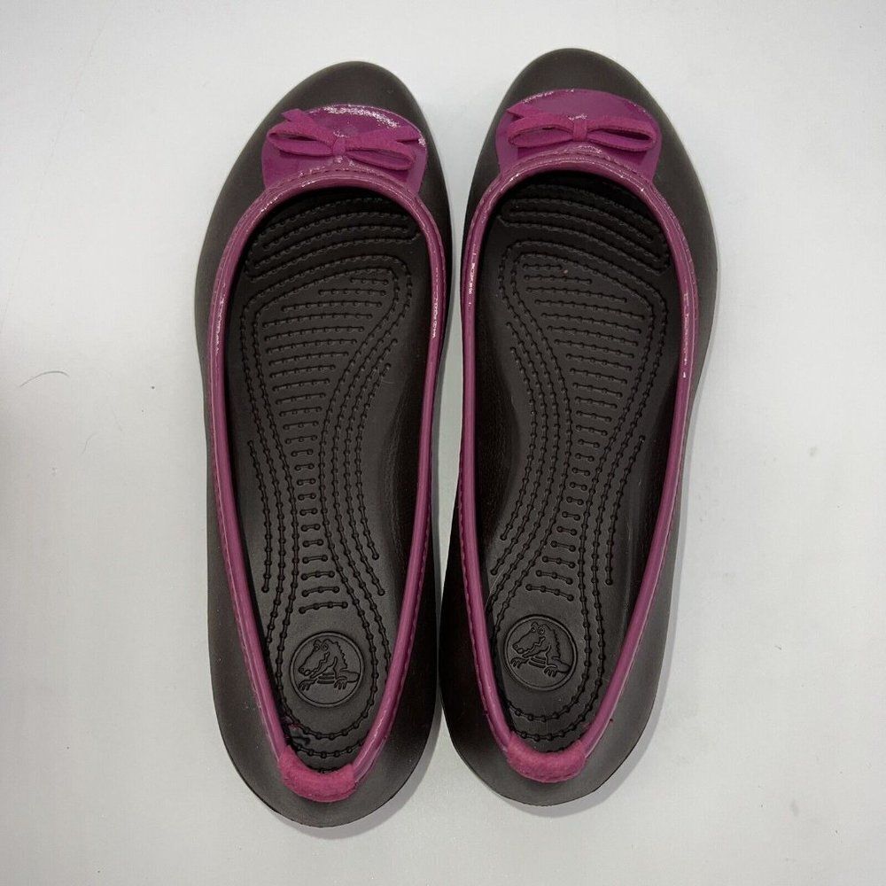 Crocs Logo Brown Pink Casual Bow Toe Slip On Flats Shoes Women's 9 - Picture 6 of 6